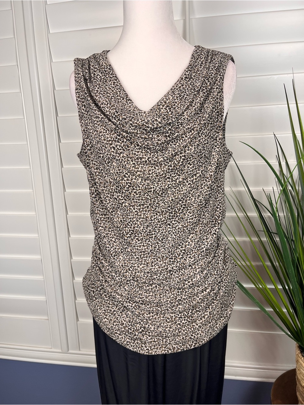 Cable & Gauge Sleeveless Cowl Neck Leopard Print size L Y2K mobwife indie sleaze